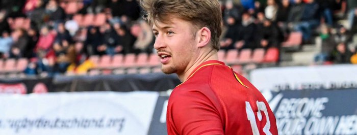 Florian Remue prolonge