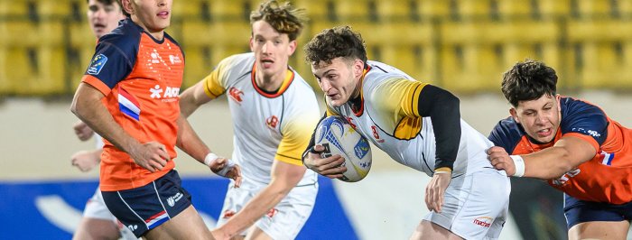Les Brussels Devils à Amsterdam avec la ligne de 3/4 des U20