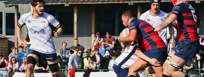 Qualification en demi-finales et maintien direct en jeu 